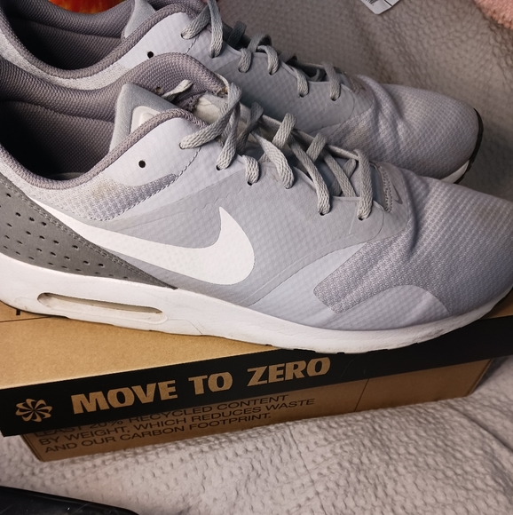 Men's Nike Tavas - Picture 1 of 6